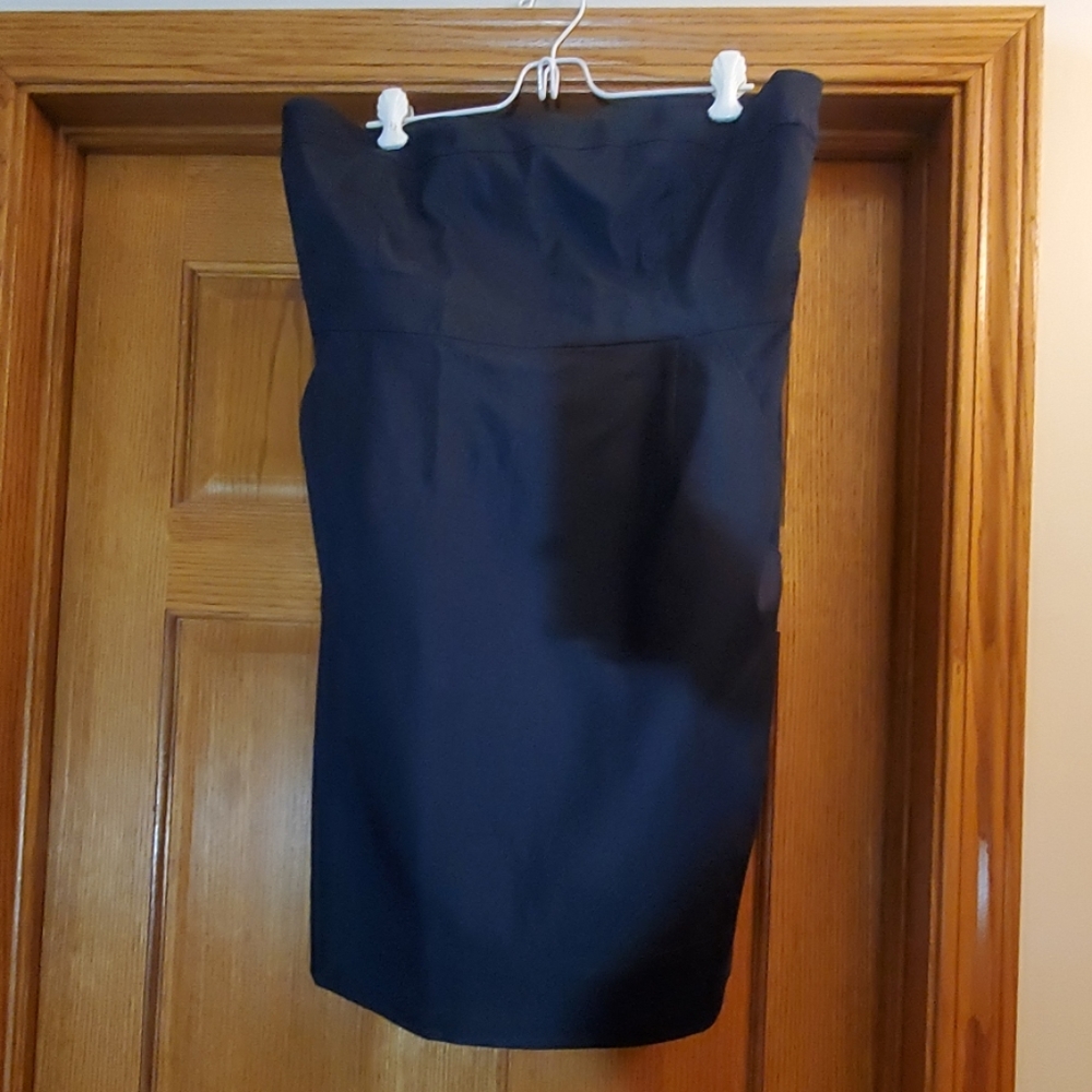 Dark blue short, strapless dress